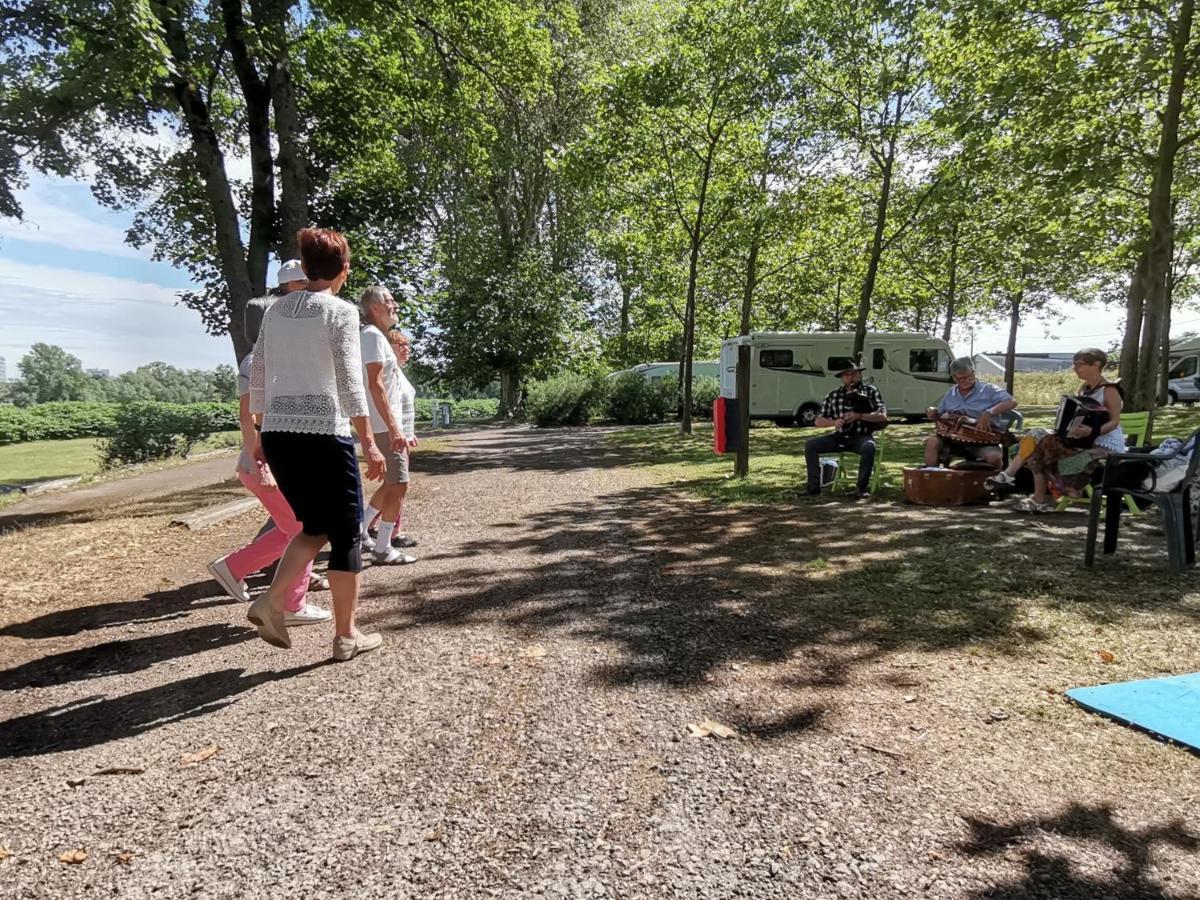 Camping De Nevers Exterior foto